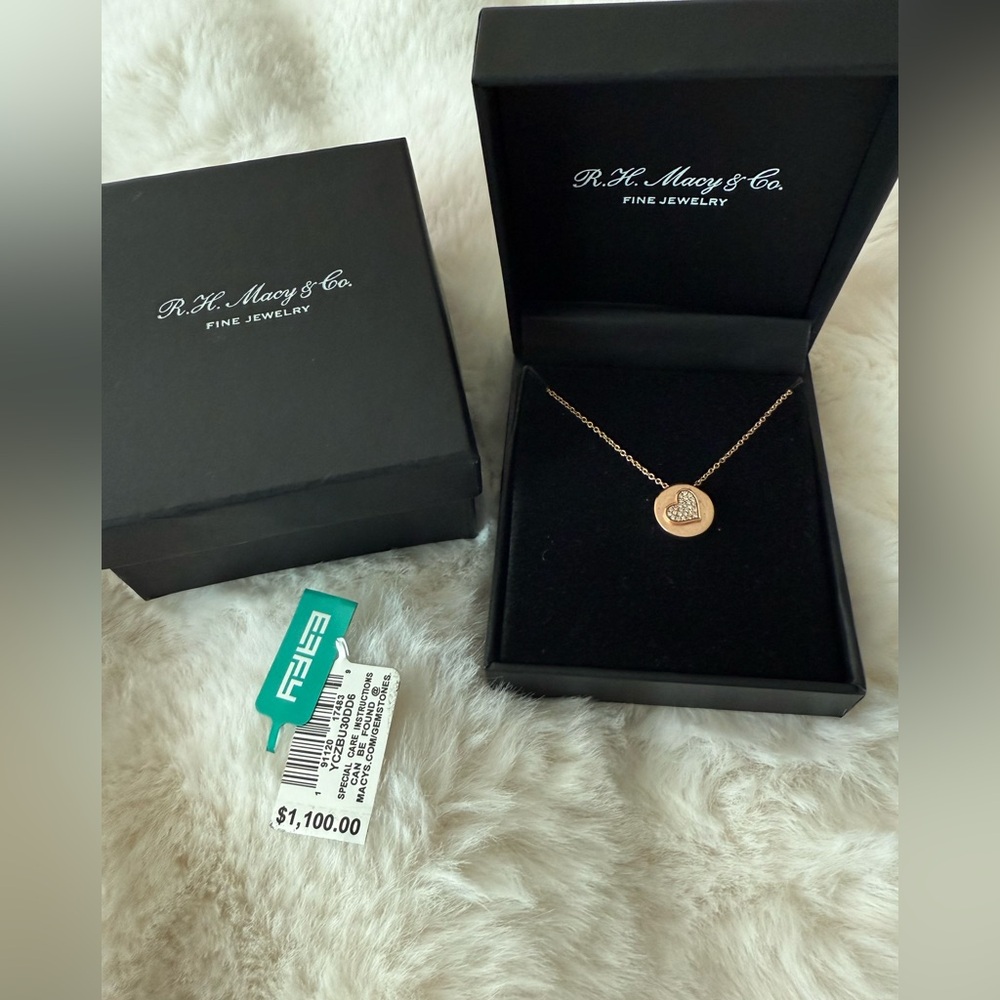 RH Macys & Co Fine necklace with heart encircled w/diamond stones) 14kt Gold